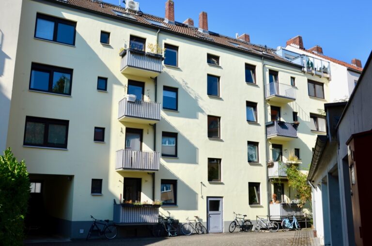 Helle 3 Zi- Whg. Gepflegt. Top Grundriss. Zentrale Lage. Sehr gute Infrastruktur.